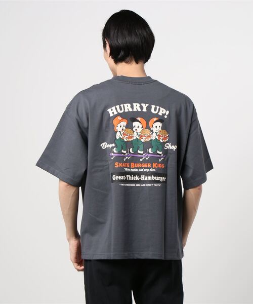 WEGO（ウィゴー）の「WEGO/ボーイズロゴビッグシルエット半袖Tシャツ（Tシャツ/カットソー・メンズ・ホワイト/ダークグリーン/イエロー/ブルー/ベージュ系その他/スミクロ/グリーン系その他・MEDIUM/LARGE）」の14枚目の写真