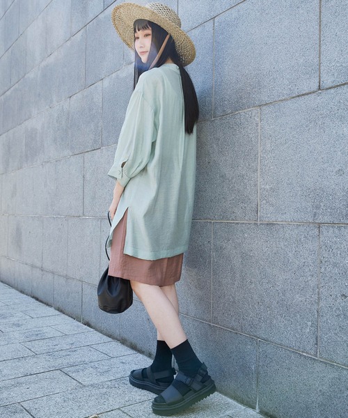 mikke(ミッケ)の「2WAYチョーカー風 バルーンスリーブ オーバーサイズブラウス(シャツ/ブラウス・レディース・ブラック/オフホワイト/グリーン・FREE)」の21枚目の写真