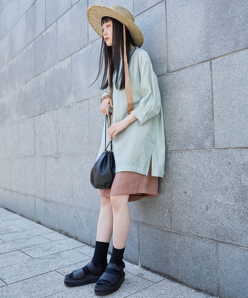 mikke(ミッケ)の「2WAYチョーカー風 バルーンスリーブ オーバーサイズブラウス(シャツ/ブラウス・レディース・ブラック/オフホワイト/グリーン・FREE)」の22枚目の写真