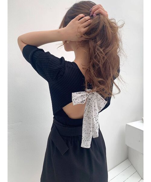 RESEXXY（リゼクシー）の「バックオープンニットトップス（ニット/セーター・レディース・ブラック/ピンク/グリーン/ベージュ・FREE）」の6枚目の写真