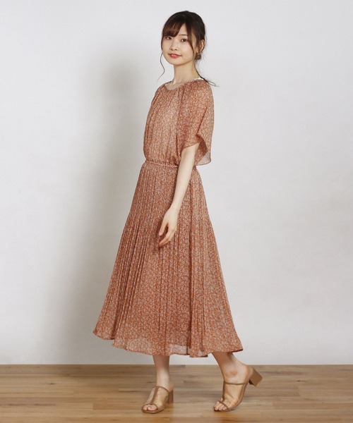 Crisp（クリスプ）の「フラワーシフォンプリーツワンピース（ワンピース・レディース・ネイビー/ブラウン・FREE）」の20枚目の写真