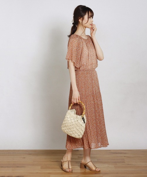 Crisp（クリスプ）の「フラワーシフォンプリーツワンピース（ワンピース・レディース・ネイビー/ブラウン・FREE）」の22枚目の写真