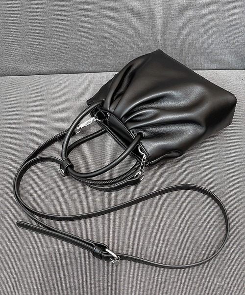 LA VORAGINE（ラ ヴォラジネ）の「スクエア　コンパクトショルダーバッグ/ハンドバッグ（ハンドバッグ・レディース・ホワイト/ネイビー/イエロー/ブラック・FREE）」の18枚目の写真