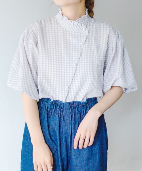 nemne store(ネンネストア)の「マカロンを焼くアシメフリルシャツ(シャツ/ブラウス・レディース・ベージュ/オフホワイト/チェック・フリー)」の3枚目の写真