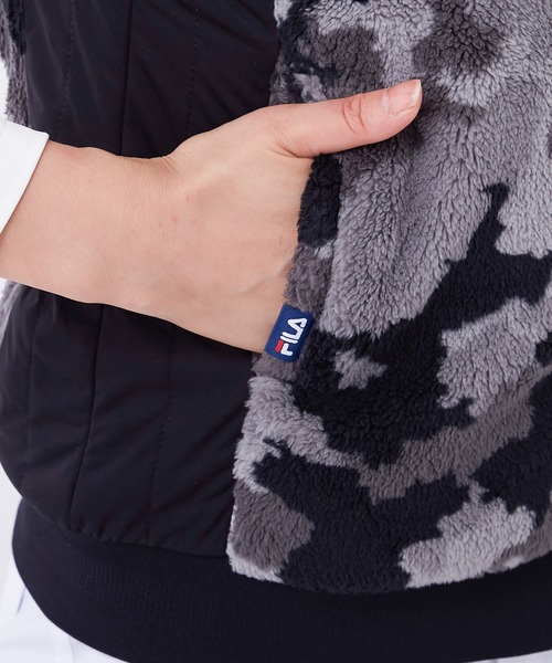 FILA(フィラ)の「【FILA GOLF/フィラゴルフ】セットアイテム 上下着脱式 ワンピース ワンポイントロゴ ボアフリース ベスト 中綿入りスカート(ワンピース・レディース・カーキ/グレー/ブラック・M/L/LL)」の4枚目の写真