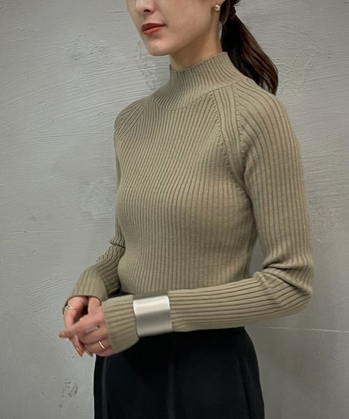 &g'aime(アンジェム)の「【&g’aime】ウォッシャブルウールリブニット(ニット/セーター・レディース・ブラック/カーキ/ライトグレー/ブラウン・FREE)」の7枚目の写真