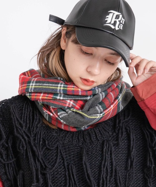 RNA（アールエヌエー）の「E4812 チェックワイドストール（ストール/ショール・レディース・ネイビー/ブラウン/グレー/アイボリー・FREE）」の7枚目の写真
