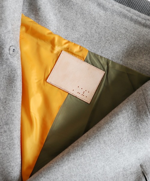 AlexanderLeeChang（アレキサンダーリーチャン）の「AlexanderLeeChang/アレキサンダーリーチャン SAKASAMA LONG P COAT サカサマロングピーコート　AC032106（ピーコート・メンズ・ベージュ/ネイビー/グレー・2/3）」の5枚目の写真