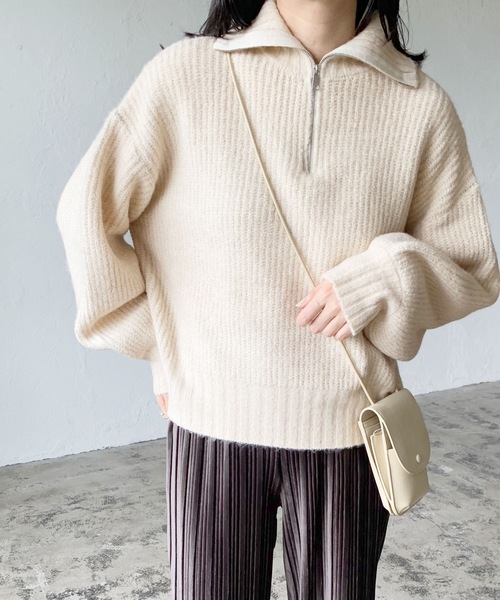 LIAN（リアン）の「ハーフジップニットプルオーバー（ニット/セーター・レディース・アイボリー/ブラック/ベージュ・FREE）」の4枚目の写真