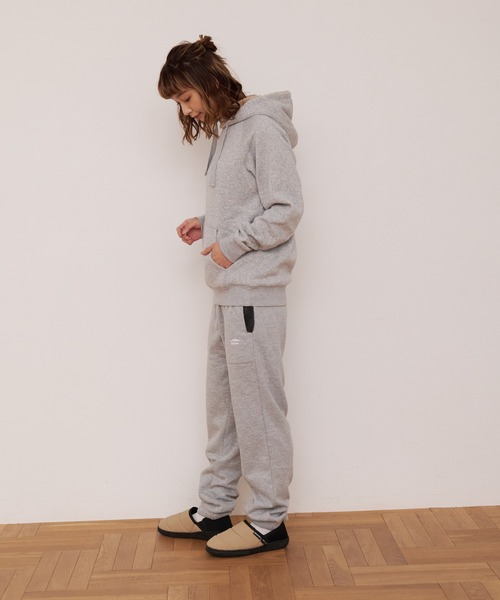 OUTDOOR PRODUCTS APPAREL(アウトドアプロダクツアパレル)の「身頃ボアパーカー ワンポイントブランドロゴトレーナー(パーカー・メンズ・杢グレー/ブラック/ワイン/ライトグリーン/オリーブ/ネイビー/ベージュ/アイボリー/ライトブラウン・MEDIUM/LARGE/X-LARGE)」の11枚目の写真