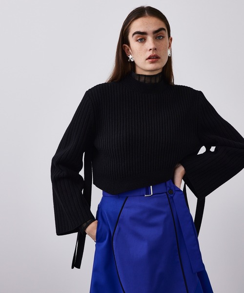 UNITED TOKYO（ユナイテッドトウキョウ）の「テクスチャーショートニット（ニット/セーター・レディース・ブラック/ブルー・FREE）」の2枚目の写真