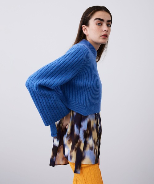 UNITED TOKYO（ユナイテッドトウキョウ）の「テクスチャーショートニット（ニット/セーター・レディース・ブラック/ブルー・FREE）」の5枚目の写真