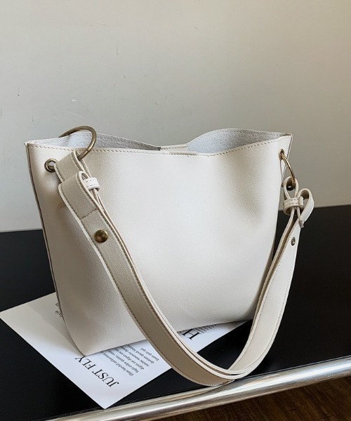 SETUP7(セットアップセブン)の「【SETUP7】シンプルワンショルダー KNF(ショルダーバッグ・レディース・ホワイト/ブラック/ダークブラウン/ベージュ・FREE)」の2枚目の写真