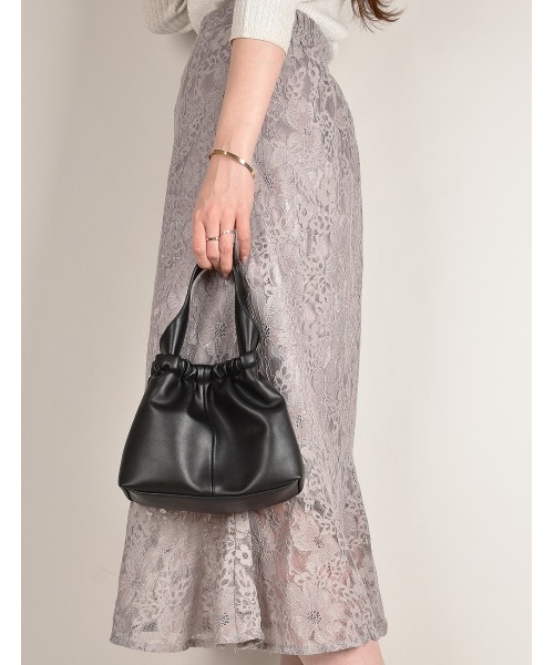 MONICA（モニカ）の「ウェーブハンドルミニバッグ（ショルダーバッグ・レディース・ブラック/グレイッシュベージュ/アイボリー/グリーン・FREE）」の19枚目の写真