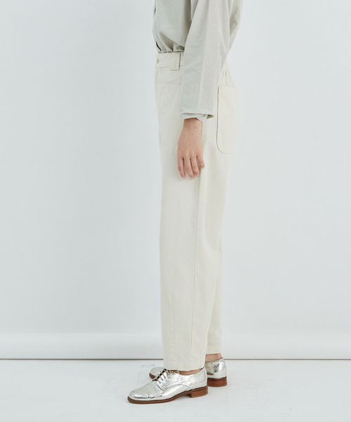 conges payes ADIEU TRISTESSE（コンジェ ペイエ アデュートリステス）の「ダーツヘムパンツ（その他パンツ・レディース・チャコール/キナリ・38）」の10枚目の写真