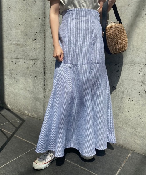 one after another NICE CLAUP(ワンアフターアナザーナイスクラップ)の「Sサイズあり スリットマーメイドスカート(スカート・レディース・ネイビー/ブルー/アイボリー/グレー系その他・SMALL/MEDIUM)」の4枚目の写真