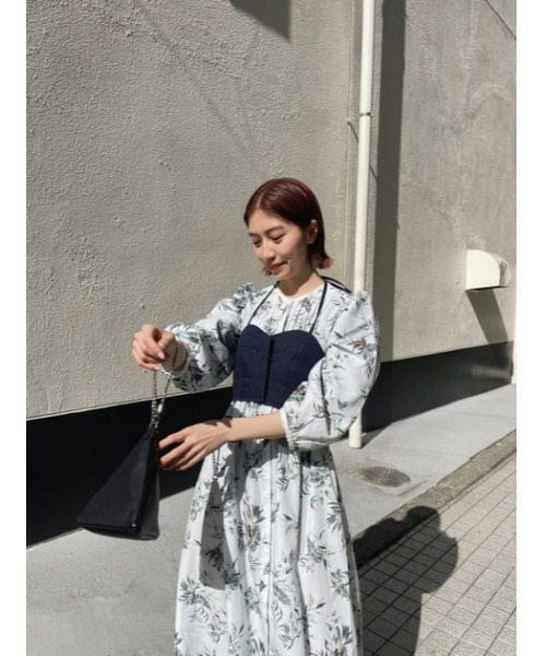 MOUSSY(マウジー)の「HALTER NECK ビスチェ(ベスト・レディース・ネイビー/ライトベージュ・1/2)」の15枚目の写真