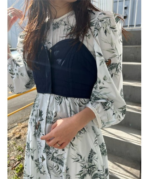 MOUSSY(マウジー)の「HALTER NECK ビスチェ(ベスト・レディース・ネイビー/ライトベージュ・1/2)」の20枚目の写真