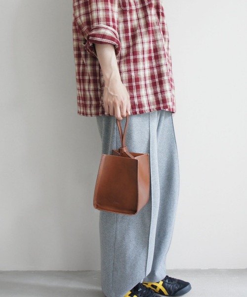 TIDEWAY(タイドウェイ)の「NUME ONE HAND TOTE(トートバッグ・レディース・ブラック/その他/チョコ/キャメル・FREE)」の9枚目の写真