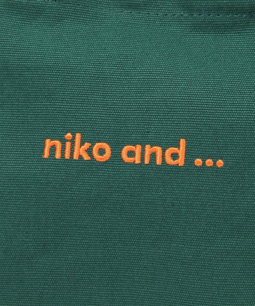 niko and...（ニコアンド）の「オリジナルニコロゴ刺繍ショルダーバッグ【ニコロゴトート】（ショルダーバッグ・レディース・ブラック/オフホワイト/セージグリーン/ベージュ/グリーン・0）」の12枚目の写真