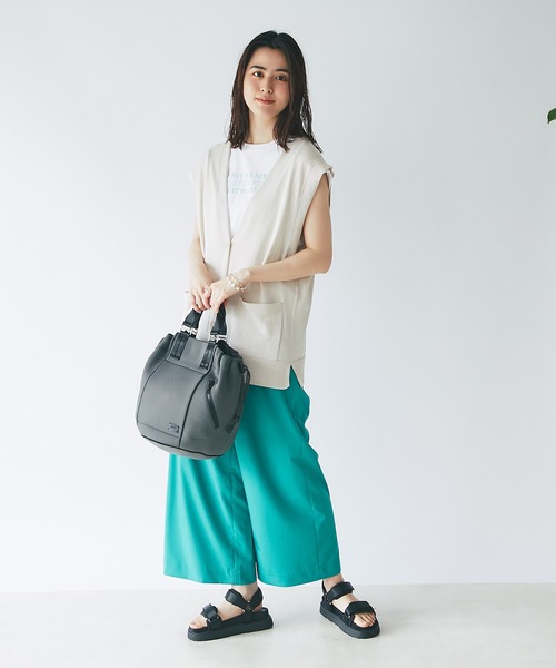 un dix cors（アンディコール）の「レイヤードで上級者　深Vネックニットベスト（ベスト・レディース・ライトベージュ/モカ/チャコール・FREE）」の8枚目の写真