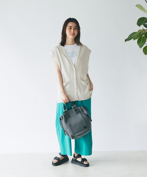 un dix cors（アンディコール）の「レイヤードで上級者　深Vネックニットベスト（ベスト・レディース・ライトベージュ/モカ/チャコール・FREE）」の7枚目の写真