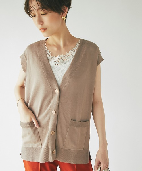 un dix cors（アンディコール）の「レイヤードで上級者　深Vネックニットベスト（ベスト・レディース・ライトベージュ/モカ/チャコール・FREE）」の11枚目の写真