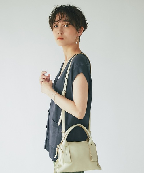 un dix cors（アンディコール）の「レイヤードで上級者　深Vネックニットベスト（ベスト・レディース・ライトベージュ/モカ/チャコール・FREE）」の16枚目の写真