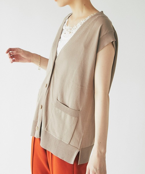 un dix cors（アンディコール）の「レイヤードで上級者　深Vネックニットベスト（ベスト・レディース・ライトベージュ/モカ/チャコール・FREE）」の20枚目の写真