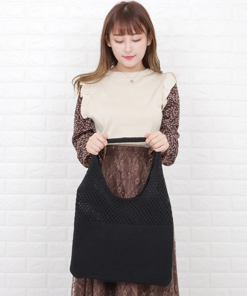 Lace Ladies(レースレディース)の「大容量 透かし編みニットトートバッグ(ショルダーバッグ・レディース・ブラック/ベージュ/ブラウン/グレー・FREE)」の5枚目の写真