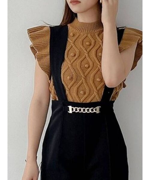 RESEXXY(リゼクシー)の「ラッフルケーブルニットトップス(ニット/セーター・レディース・アイボリー/ブラック/マスタード/グリーン・FREE)」の4枚目の写真