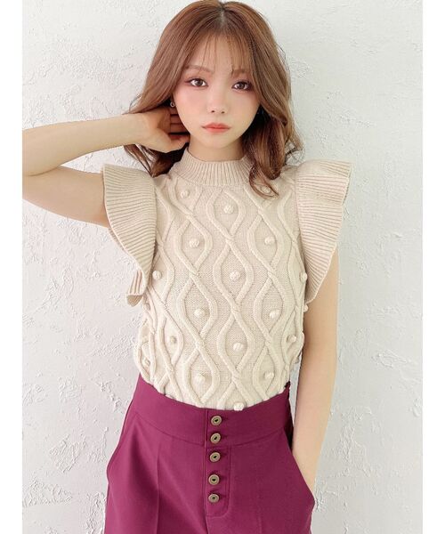 RESEXXY(リゼクシー)の「ラッフルケーブルニットトップス(ニット/セーター・レディース・アイボリー/ブラック/マスタード/グリーン・FREE)」の9枚目の写真