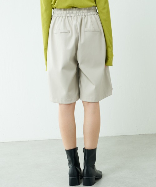 Lui's（ルイス）の「エコレザーハーフパンツ(セットアップ対応)（その他パンツ・レディース・ライトベージュ/ブラック・FREE）」の11枚目の写真