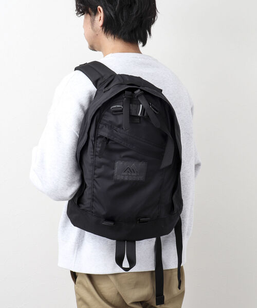 GREGORY(グレゴリー)の「【GREGORY/グレゴリー】FINEDAY MERROW 軽量 ナイロンデイパック(バックパック/リュック・メンズ・ブラック/オリーブ・FREE)」の1枚目の写真