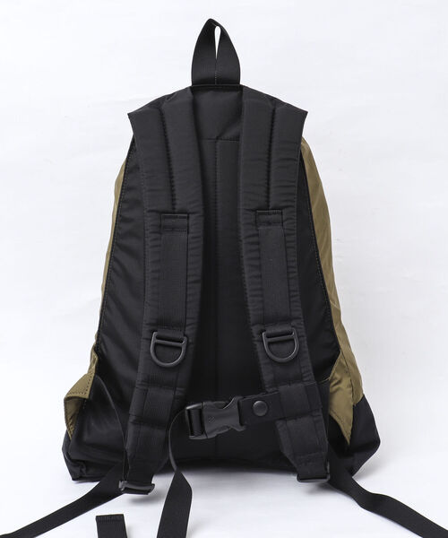GREGORY(グレゴリー)の「【GREGORY/グレゴリー】FINEDAY MERROW 軽量 ナイロンデイパック(バックパック/リュック・メンズ・ブラック/オリーブ・FREE)」の7枚目の写真