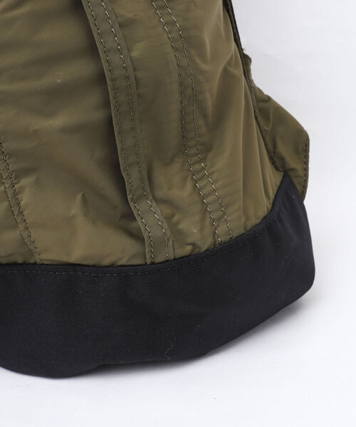 GREGORY(グレゴリー)の「【GREGORY/グレゴリー】FINEDAY MERROW 軽量 ナイロンデイパック(バックパック/リュック・メンズ・ブラック/オリーブ・FREE)」の8枚目の写真