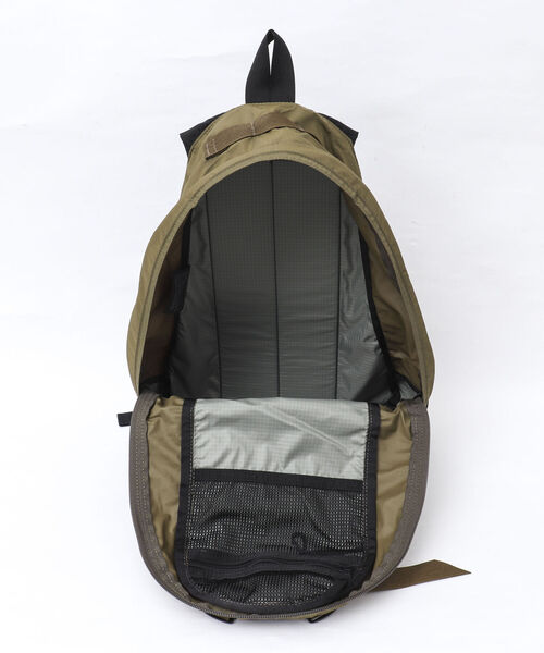 GREGORY(グレゴリー)の「【GREGORY/グレゴリー】FINEDAY MERROW 軽量 ナイロンデイパック(バックパック/リュック・メンズ・ブラック/オリーブ・FREE)」の16枚目の写真