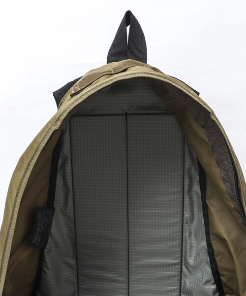 GREGORY(グレゴリー)の「【GREGORY/グレゴリー】FINEDAY MERROW 軽量 ナイロンデイパック(バックパック/リュック・メンズ・ブラック/オリーブ・FREE)」の12枚目の写真