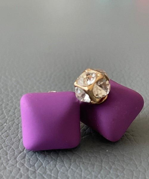 Ritomo De Ricco(リトモ・デ・リコ)の「SALE カラフルキューブピアス(ピアス(両耳用)・レディース・C/D/E/F/A/B・FREE/SMALL)」の2枚目の写真