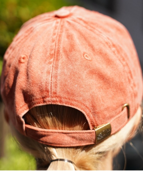 AVIREX（アヴィレックス）の「PIGMENT LOGO CAP/ ピグメントロゴキャップ（キャップ・レディース・チャコールグレー/ベージュ/レッド・FREE）」の6枚目の写真