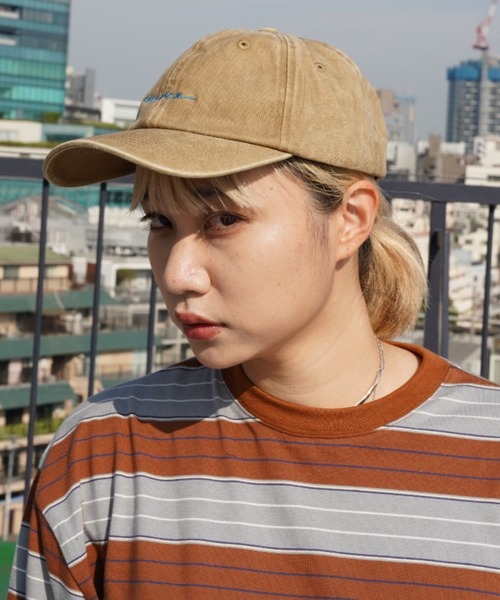 AVIREX（アヴィレックス）の「PIGMENT LOGO CAP/ ピグメントロゴキャップ（キャップ・レディース・チャコールグレー/ベージュ/レッド・FREE）」の13枚目の写真