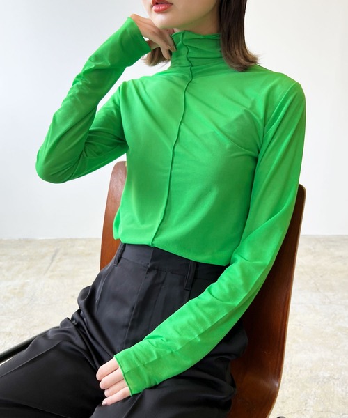 LIAN（リアン）の「シアーハイネックトップス（Tシャツ/カットソー・レディース・ブラウン/ブラック/アイボリー/グリーン/オレンジ/パープル/スカイブルー・FREE）」の5枚目の写真