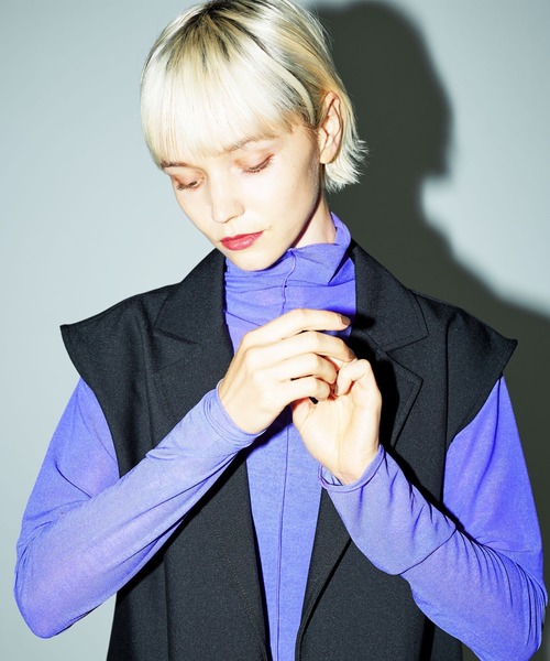 LIAN（リアン）の「シアーハイネックトップス（Tシャツ/カットソー・レディース・ブラウン/ブラック/アイボリー/グリーン/オレンジ/パープル/スカイブルー・FREE）」の11枚目の写真