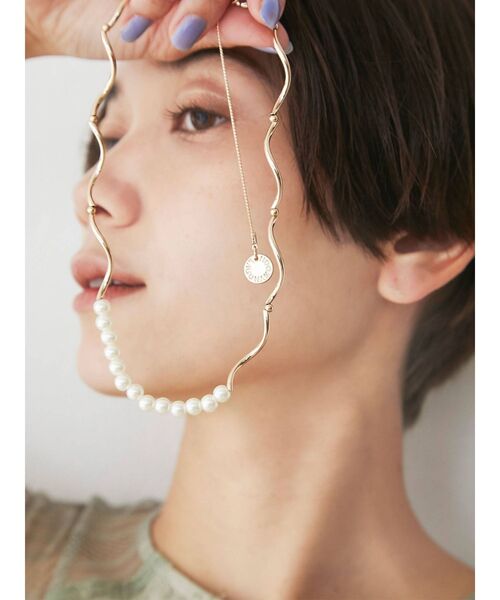 LAGUNAMOON(ラグナムーン)の「LADYフェイクパールツイストネックレス(ネックレス・レディース・シルバー/ゴールド・FREE)」の4枚目の写真