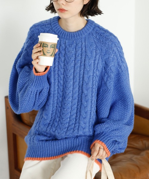 GeeRA(ジーラ)の「ケーブル編ドルマンボリュームニット(ニット/セーター・レディース・アイボリー/パープル・MEDIUM/LARGE)」の2枚目の写真