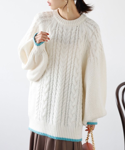 GeeRA(ジーラ)の「ケーブル編ドルマンボリュームニット(ニット/セーター・レディース・アイボリー/パープル・MEDIUM/LARGE)」の8枚目の写真