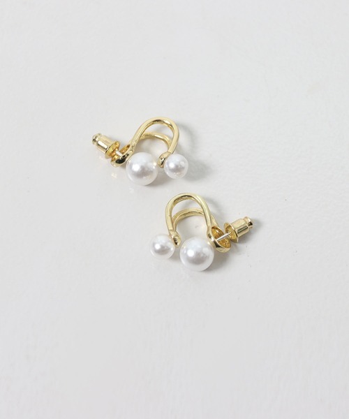 Isn't She?(イズントシー)の「パールモチーフピアス(ピアス(両耳用)・レディース・ゴールド系/ゴールド系その他/ゴールド・FREE)」の4枚目の写真