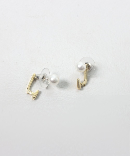 Isn't She?(イズントシー)の「パールモチーフピアス(ピアス(両耳用)・レディース・ゴールド系/ゴールド系その他/ゴールド・FREE)」の5枚目の写真