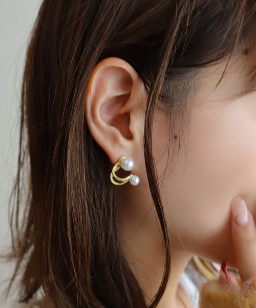 Isn't She?(イズントシー)の「パールモチーフピアス(ピアス(両耳用)・レディース・ゴールド系/ゴールド系その他/ゴールド・FREE)」の11枚目の写真