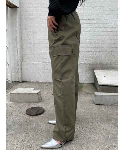 EGOIST(エゴイスト)の「裾ドロストカーゴパンツ(カーゴパンツ・レディース・カーキ/ブラック/ベージュ・FREE)」の12枚目の写真